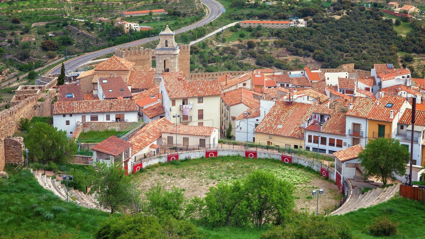 Morella, con vistas a la plaza de toros