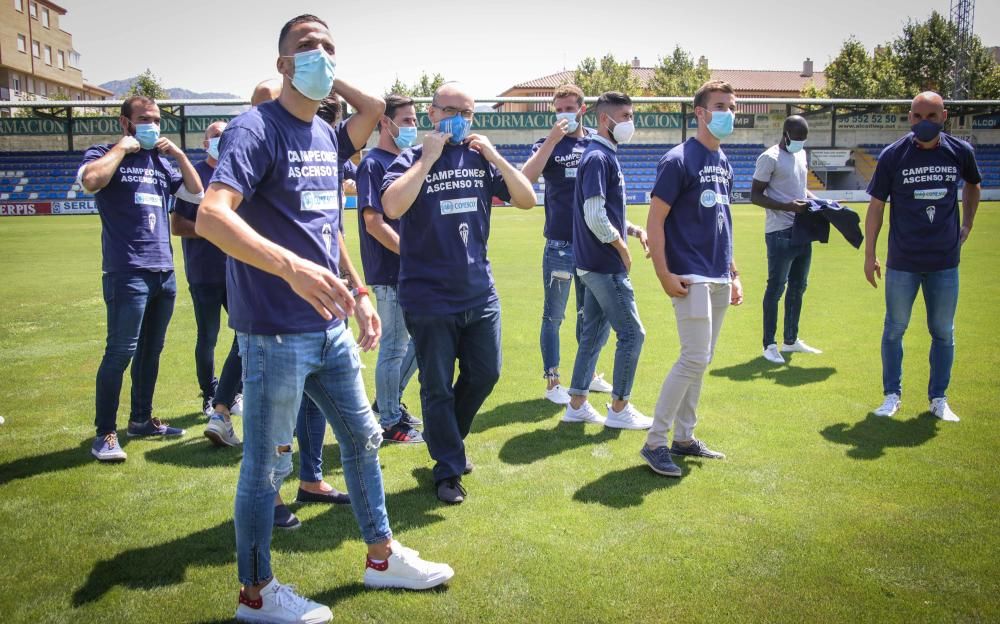 El Alcoyano celebra el ascenso a Segunda B