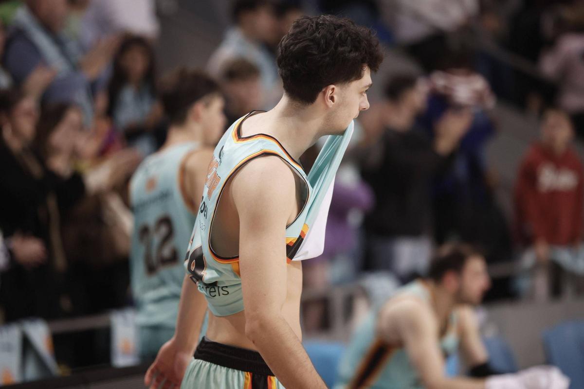 El Fibwi se lleva la victoria ante el Palmer en un derbi apasionante.