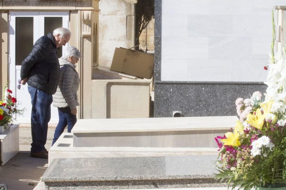 Día de Todos Los Santos en el cementerio de Los Remedios (Cartagena)