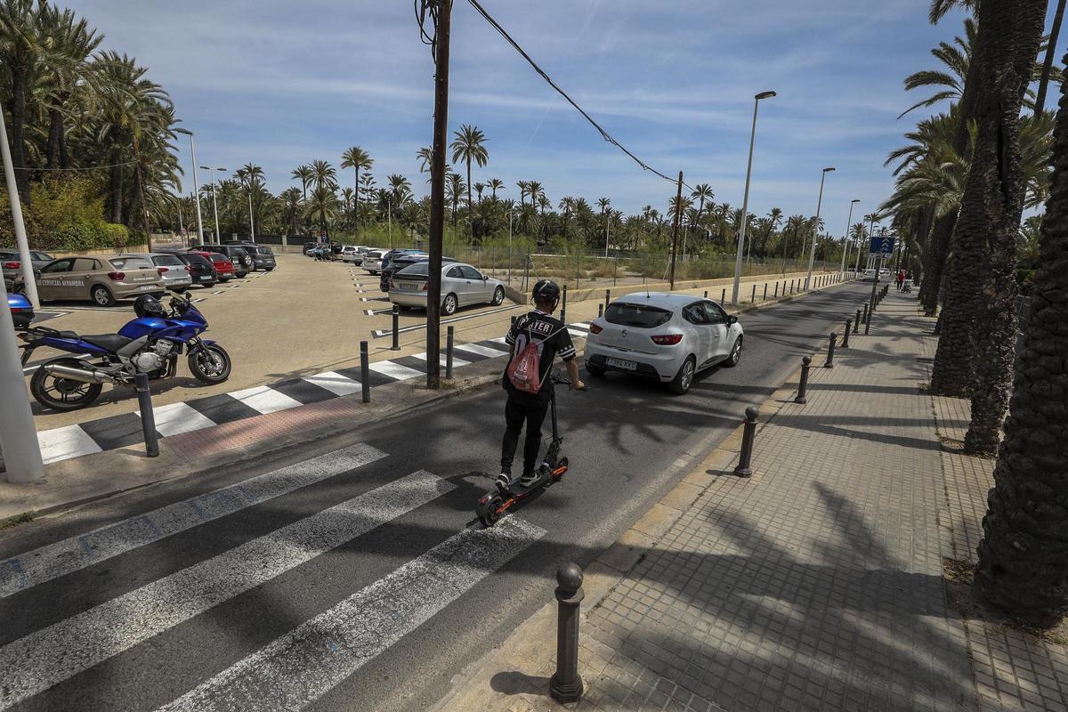 El solar donde se tiene que construir el geriátrico en Elche