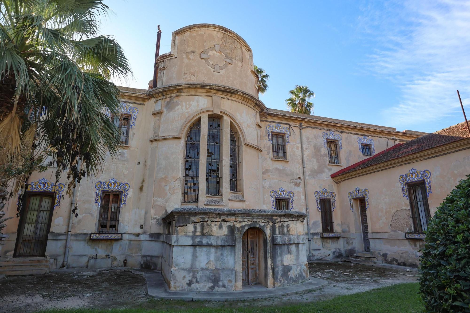 Jacarilla quiere rehabilitar la espectacular Casa Palacio del Marqués de Fontalba