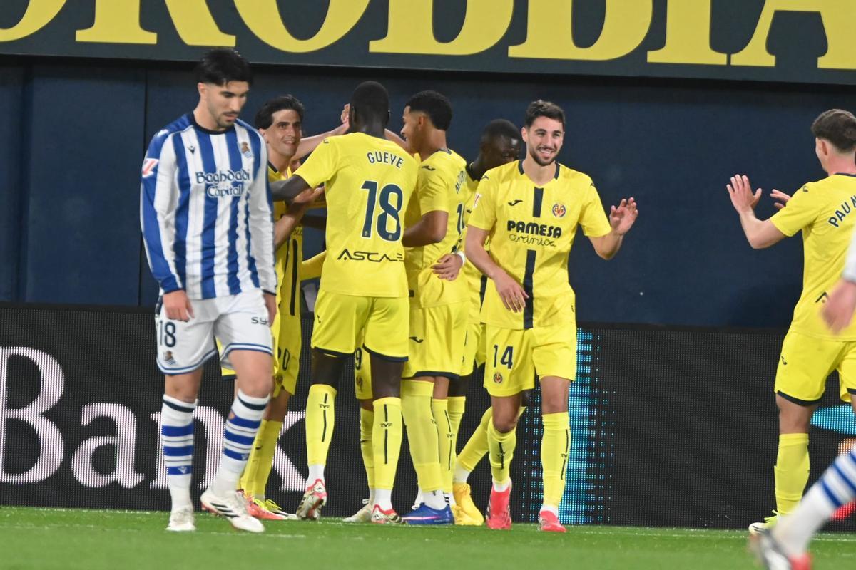 Los jugadores del Villarreal celebran un gol en la victoria a la Real Sociedad.