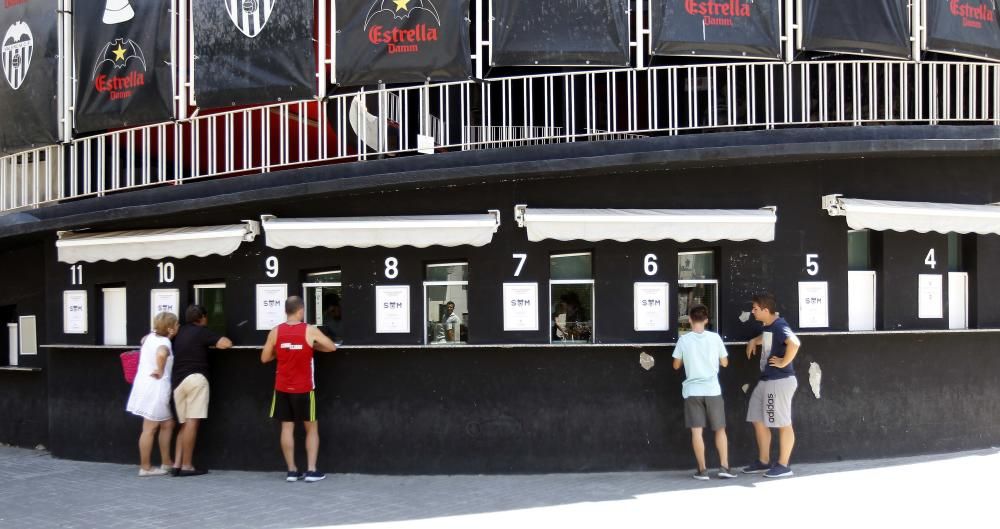 La afición compra entradas para el Albacete-Mestalla