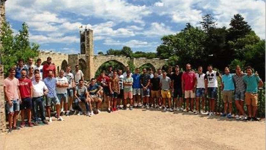 Entrenament a Peralada i visita turística a Besalú