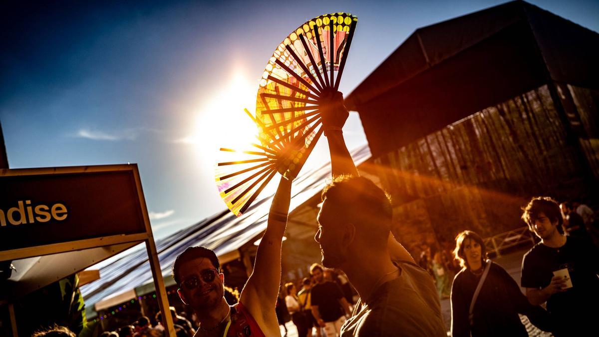 Abanicos al sol en el Sónar de día, en la pasada edición del festival.