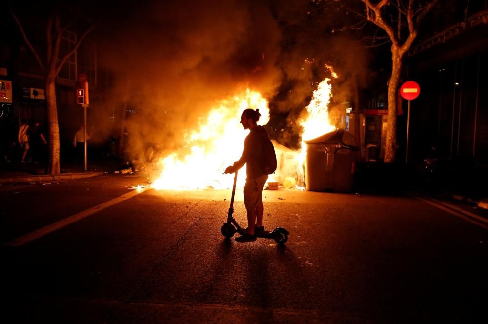 Aldarulls a Barcelona després de la manifestació contra la sentència