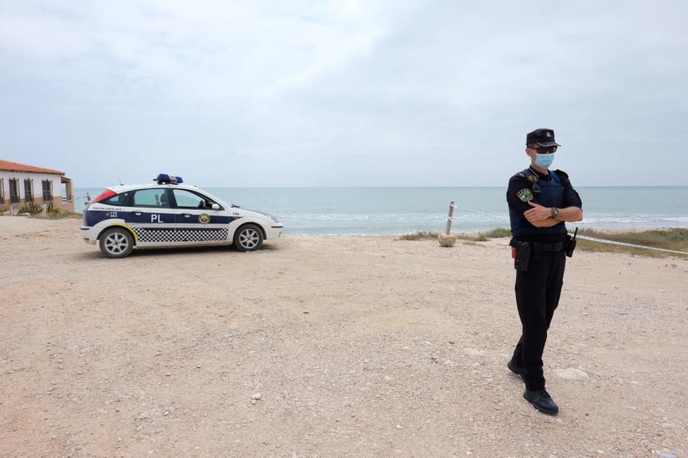 Playas de Elche casi desérticas