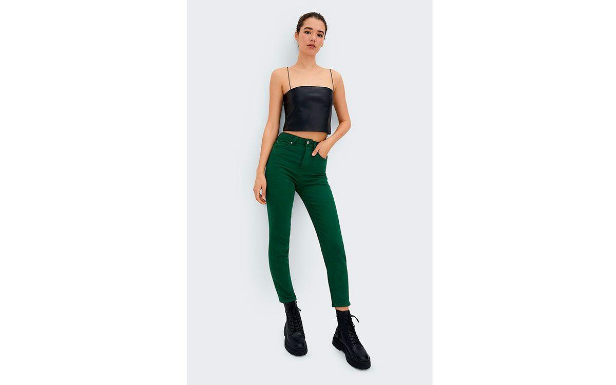 'Jeans' 'Mom' de Bershka en color verde