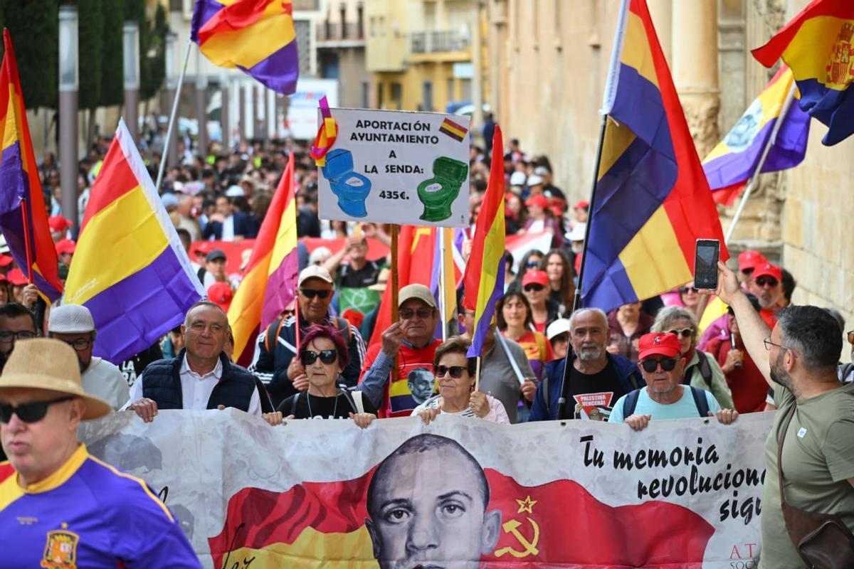 La Senda del Poeta Miguel Hernández arranca en Orihuela con cientos de participantes