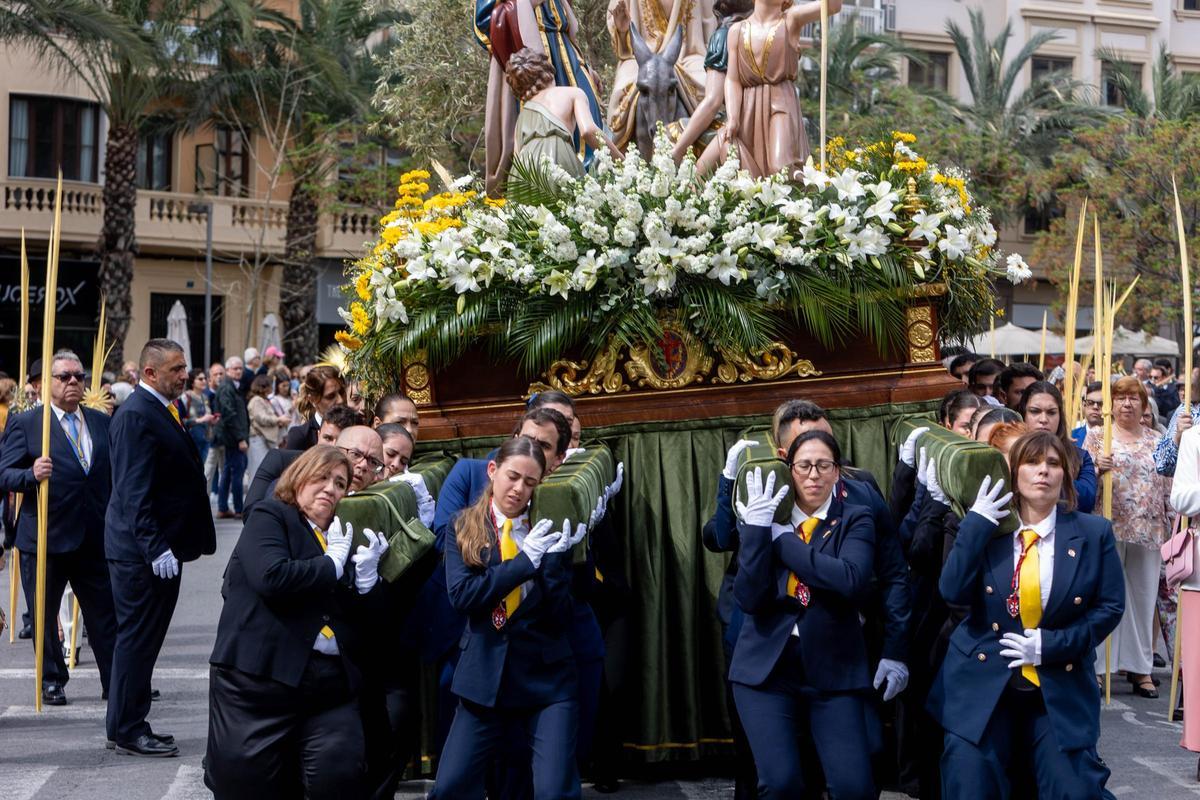 Mañana de procesiones del Domingo de Ramos en Alicante