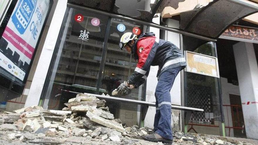 Herida muy grave al caer en una cuneta de casi dos metros