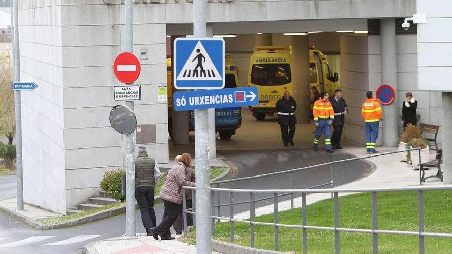 Entrada de Urgencias, en el Complexo Hospitalario Universitario de Ourense. // Iñaki Osorio