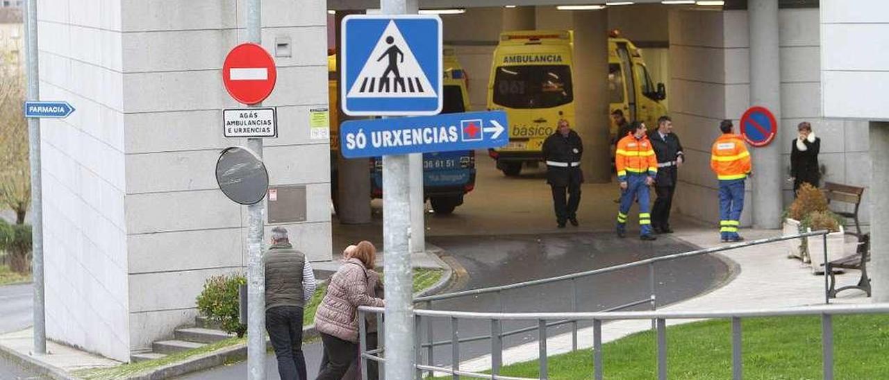 Entrada de Urgencias, en el Complexo Hospitalario Universitario de Ourense. // Iñaki Osorio