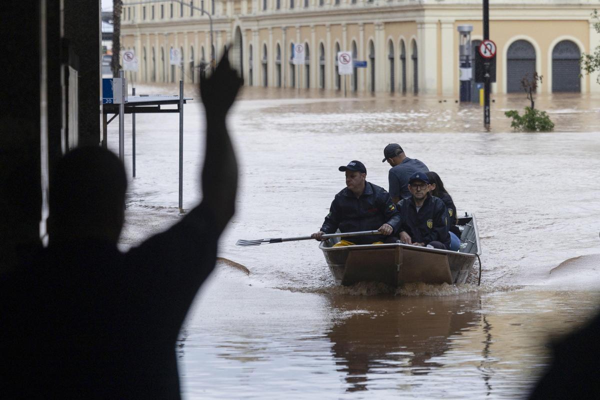 Brasil intenta contener la tragedia provocada por las inundaciones