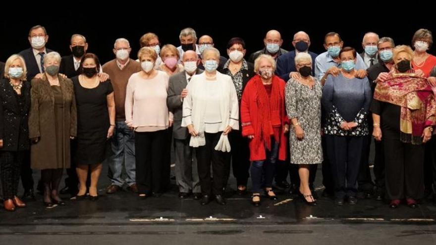 Burjassot celebra un homenaje a las parejas que han cumplido su 50 aniversario de boda | A.B.