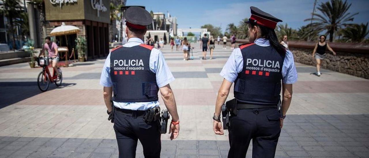 Detenido el trabajador de un chiringuito de Mataró por agredir sexualmente a una menor.