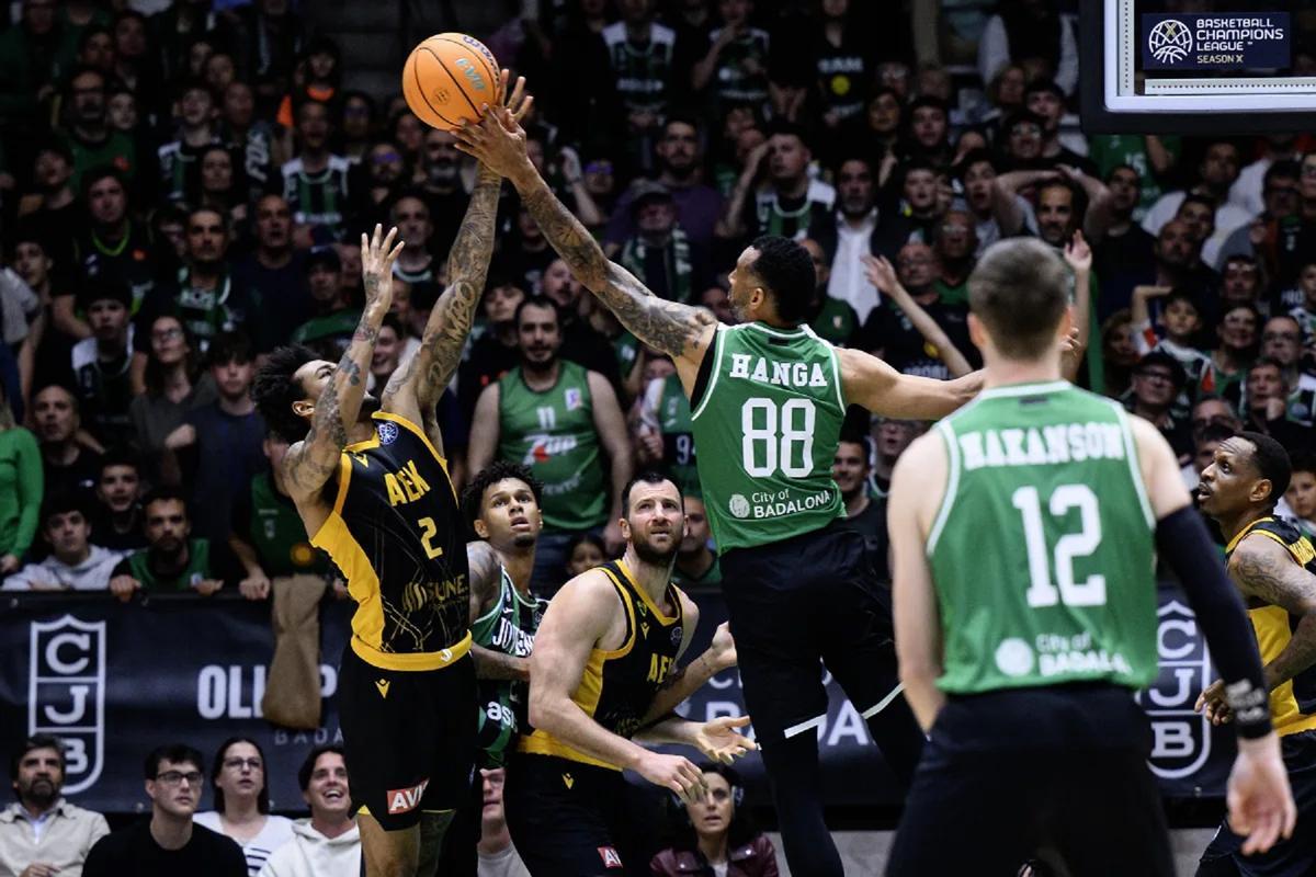 La defensa de Adam Hanga ahogó al AEK en Badalona.