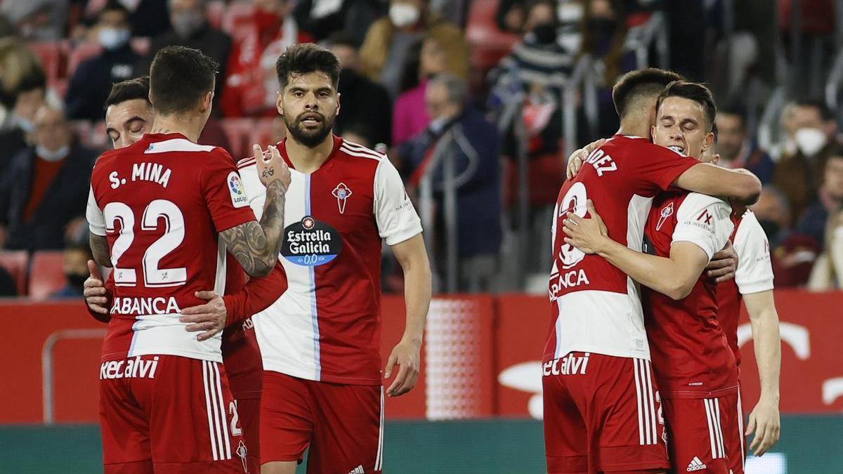 Celebración del gol de Cervi.