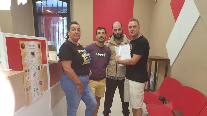 Los vecinos de Requejo presentan 1.150 firmas exigiendo la mejora del barrio