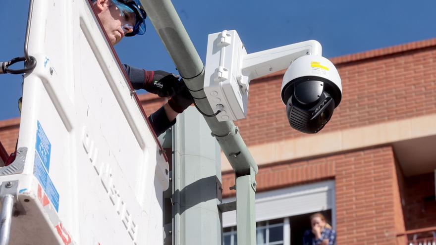 Catalá amplía la estrategia de Orriols y lleva las cámaras de vigilancia a Benimàmet