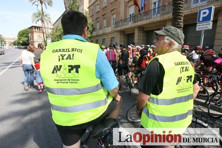 Concentración por la seguridad de los ciclistas