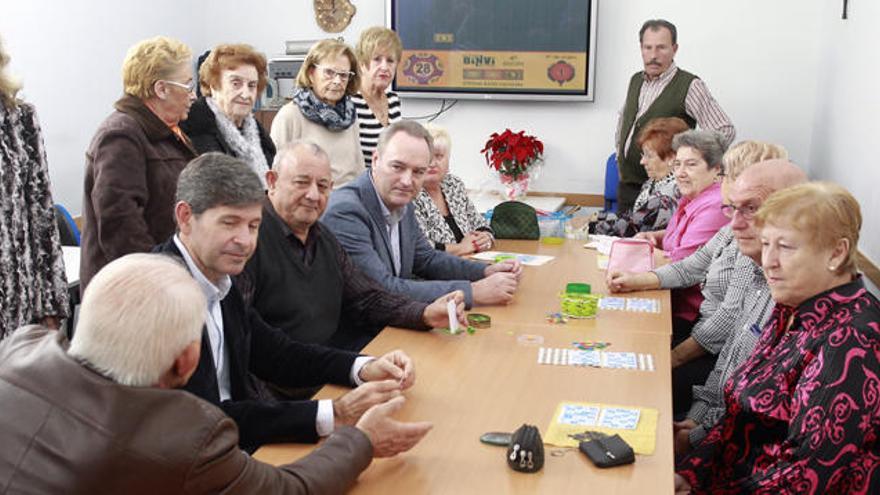 Fabra en su visita al Centro para Mayores &quot;Columbretes&quot; de Castellón