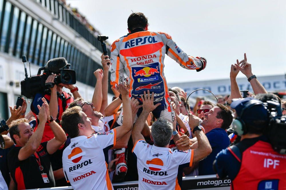 Marc Márquez impone su ley en Misano