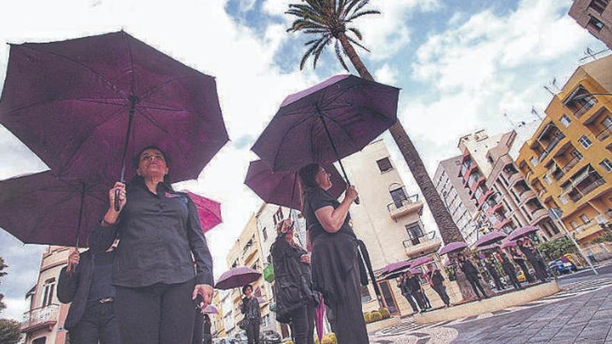 Varios momentos de la actuación de las arquitectas.