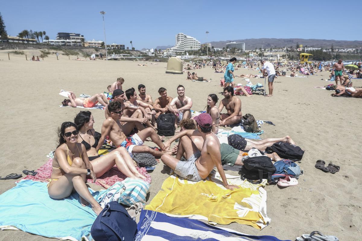 Las playas del sur recobran vida en Semana Santa