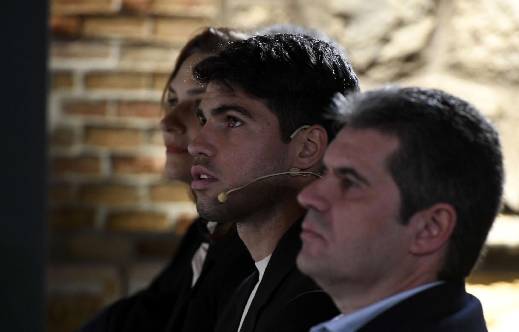 Así ha sido la inauguración de la exposición de Carlos Alcaraz en la Cárcel Vieja de Murcia