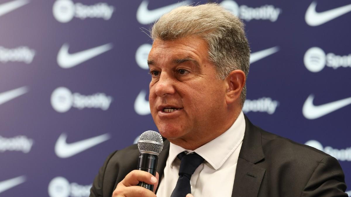 Laporta da la bienvenida a Kessie al Barça