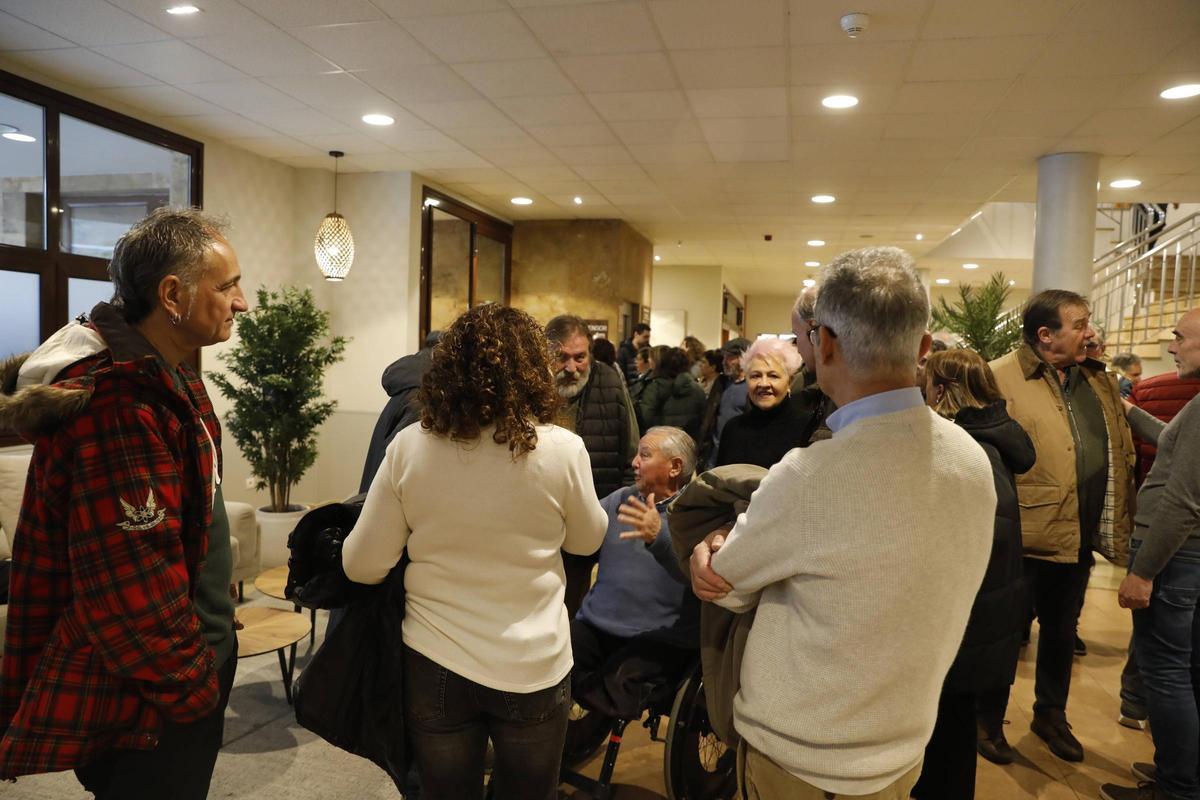 Acto de despedida de Vicente Gutiérrez Solís en el tanatorio de Langreo
