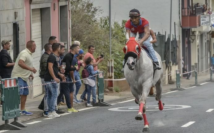 16/09/2017 TEROR. Carrera de caballos en la Avda. del Cabildo en Teror.  FOTO: J.PÉREZ CURBELO