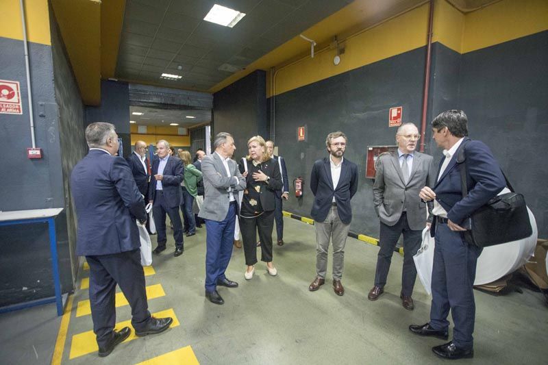 Representantes de la CEV visitan el diario Levante-EMV y asisten a la charla del consejero delegado de Prensa Ibérica Aitor Moll