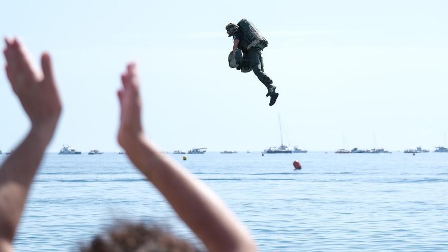 Las más increíbles piruetas y acrobacias en el aire, en las playas de Torre del Mar