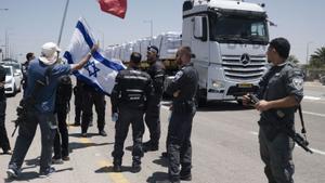 Un centenar de camions entra a Gaza però l’ajuda no arriba als palestins