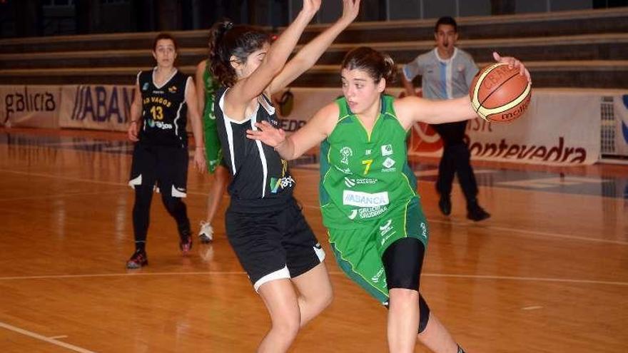 María González, durante un encuentro de pretemporada. // Rafa Vázquez