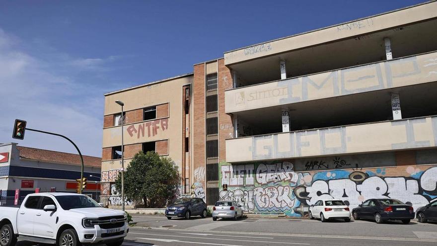 Noves actuacions per al futur institut Ermessenda de Girona: extrauran l’aigua del soterrani i netejaran l’edifici
