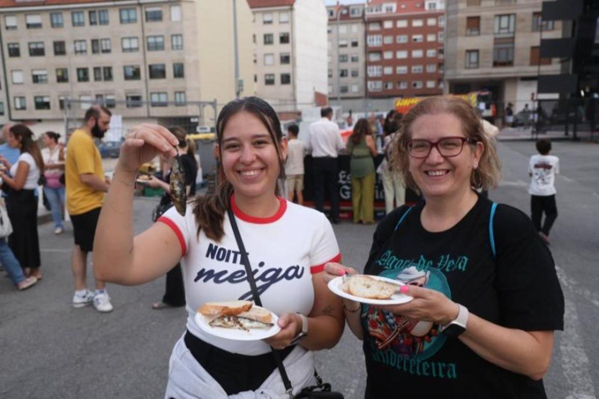 Algunas de las imágenes que deja la fiesta de San Juan en O Salnés.