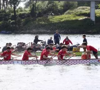 La UVigo recupera  el cetro en las aguas del río Lérez