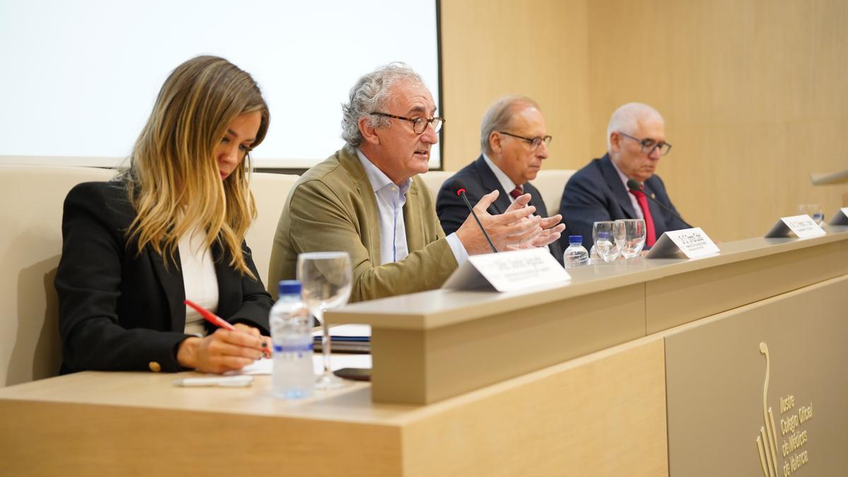 S. Agudo, T. Cobo, P. J. Ibor y J. Gil en la presentación esta mañana del congreso de cooperación.