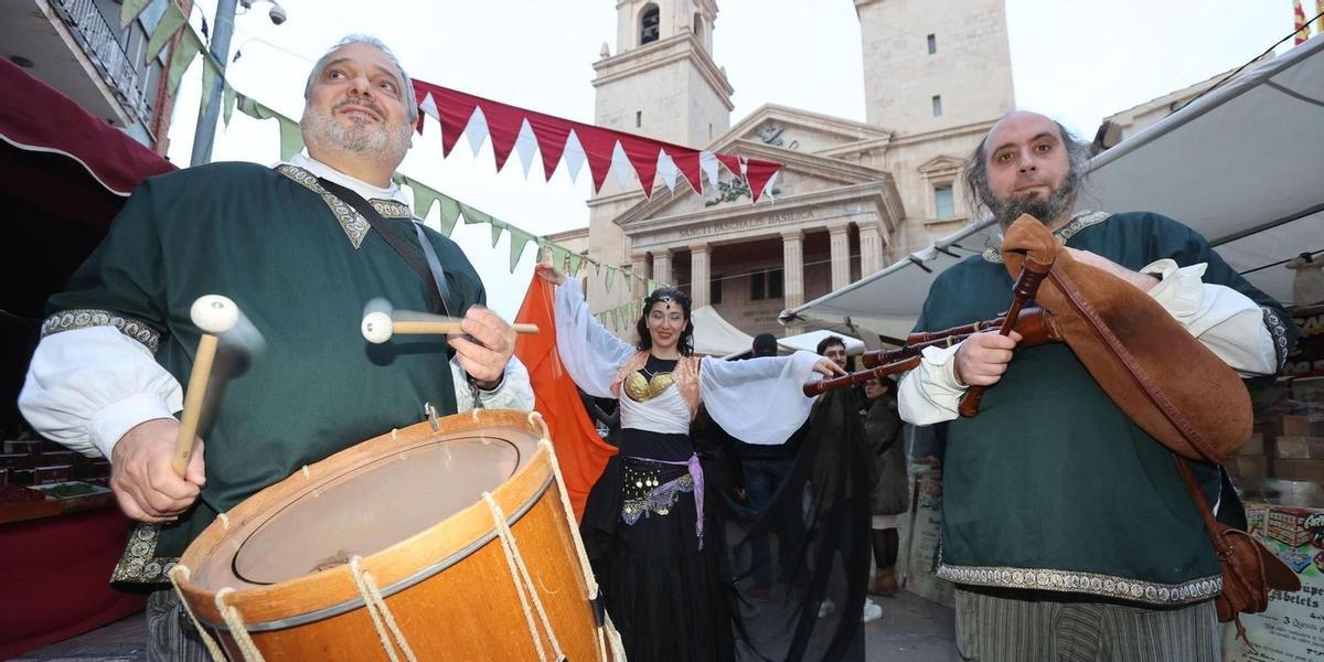 Música, danza y un buen número de actividades animarán de nuevo el mercado medieval de Vila-real.