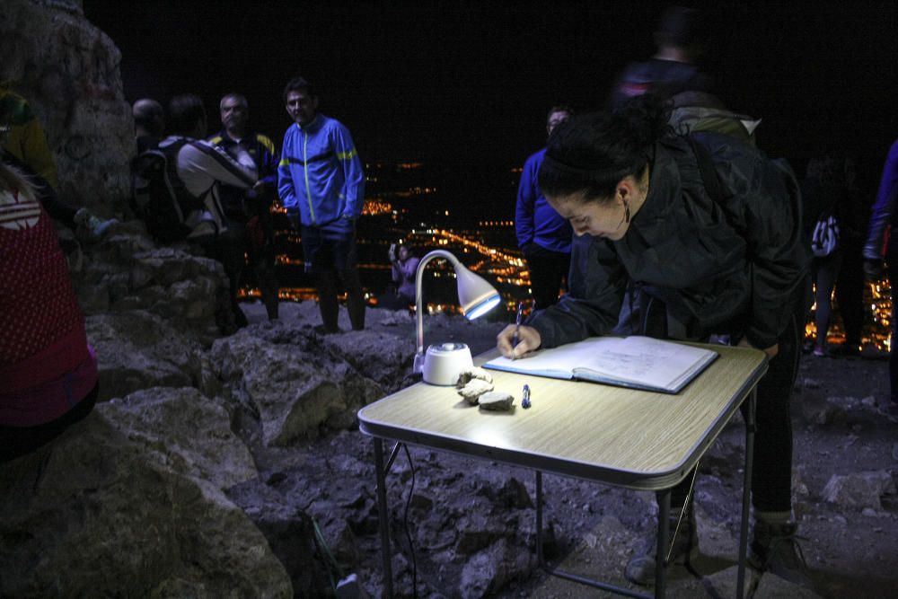 Vistas nocturnas de Orihuela desde la Cruz de la Muela