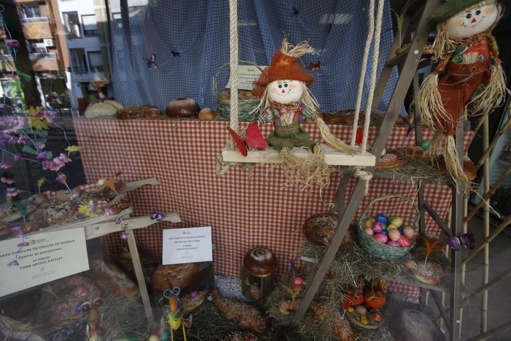 Forn Artesà Rafelet. Mejor panquemado, segundo de escaparate y tercero de torta de pasas y nueces y de monas.