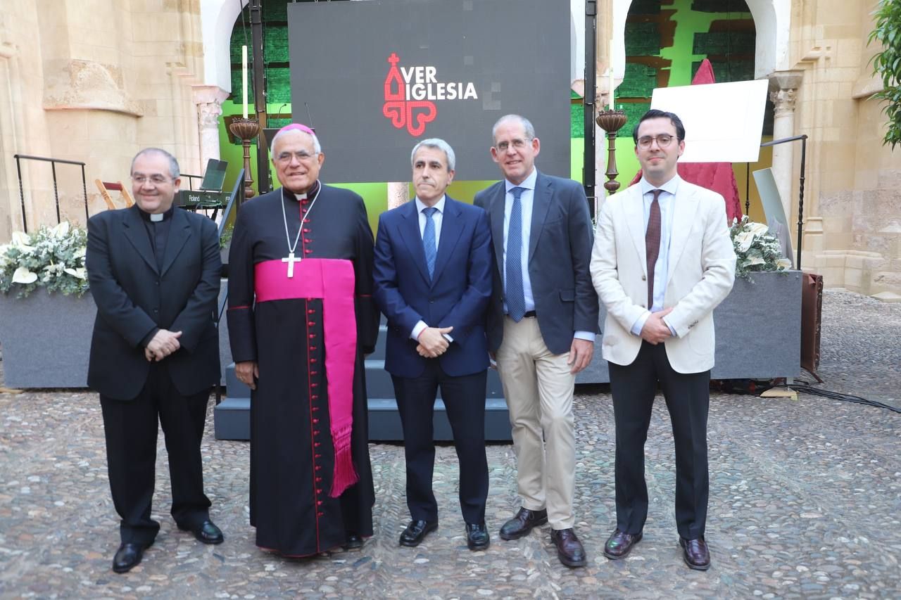 La entrega de los premios 'Ver Iglesia 25' y ‘Entidades con Corazón’, en imágenes