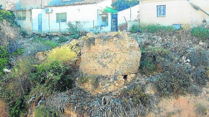 Librilla se lanza a recuperar su castillo, muralla y torreones