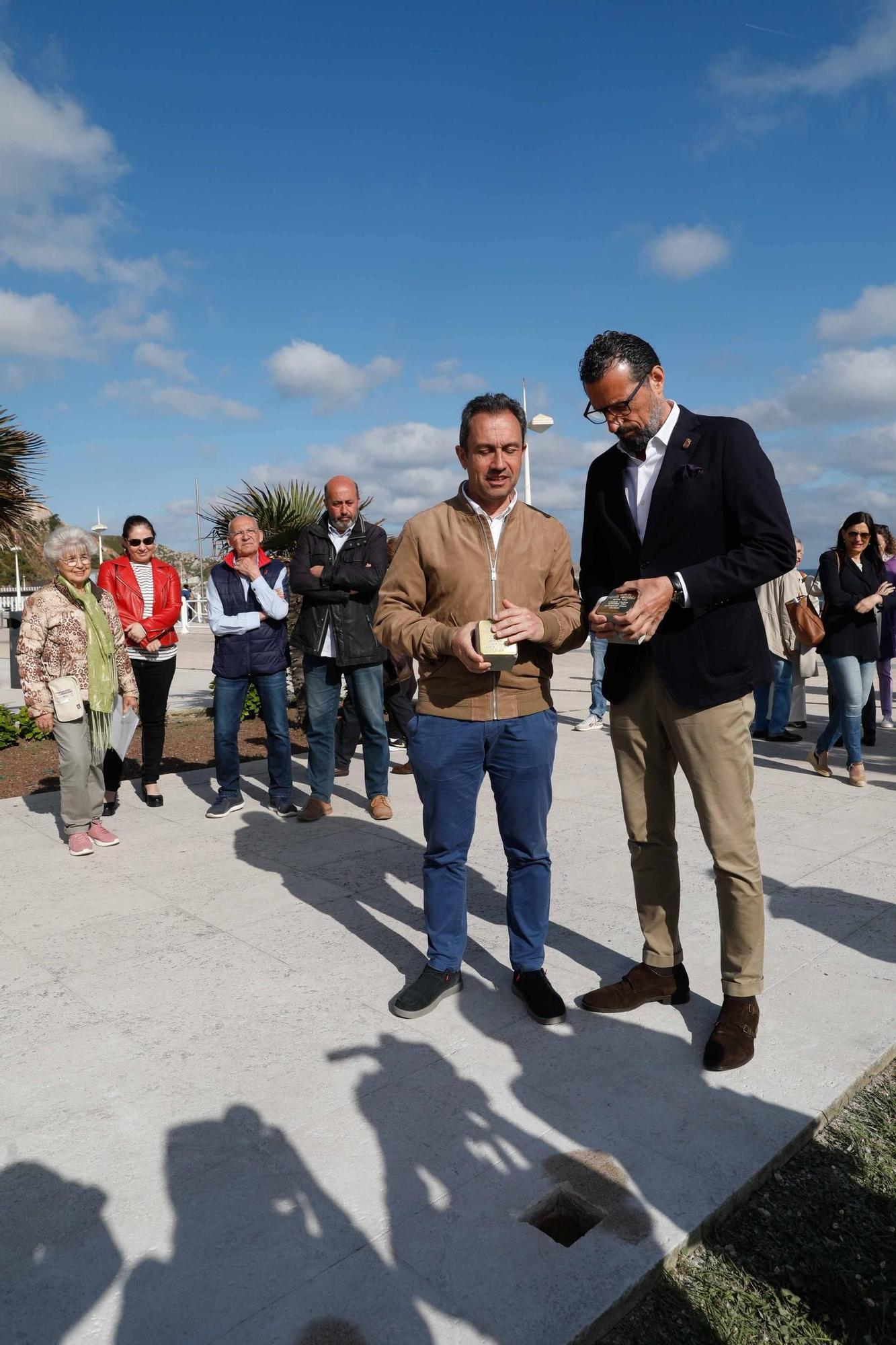 EN IMÁGENES: Así ha sido el homenaje a los cinco castrillonenses represaliados por el nazismo realizado en Salinas