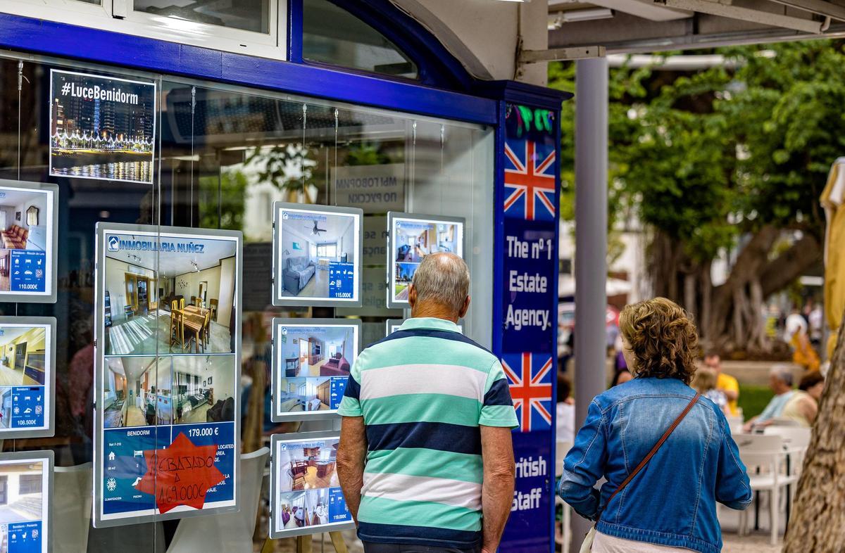 Inmobiliaria de Benidorm especializada en la venta a extranjeros.