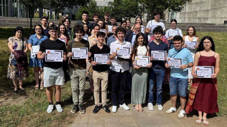 Alumnos premiados en la Olimpiada Gallega de Química. |  LOC